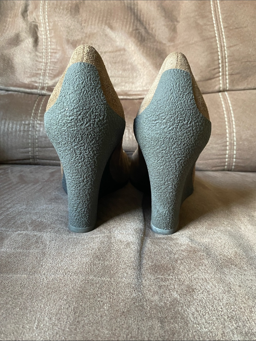 MICHAEL KORS Brown Suede Rounded-Toe Heel Pump - Picture 4 of 8